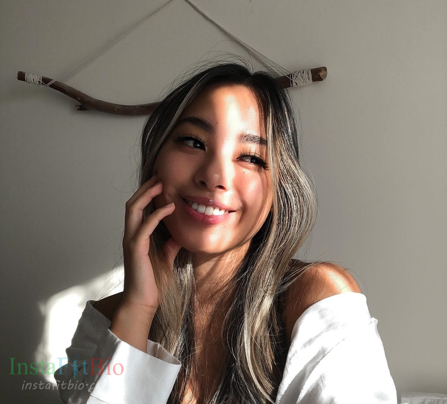 Karen Luk Wallpapers InstaFitBio (3)