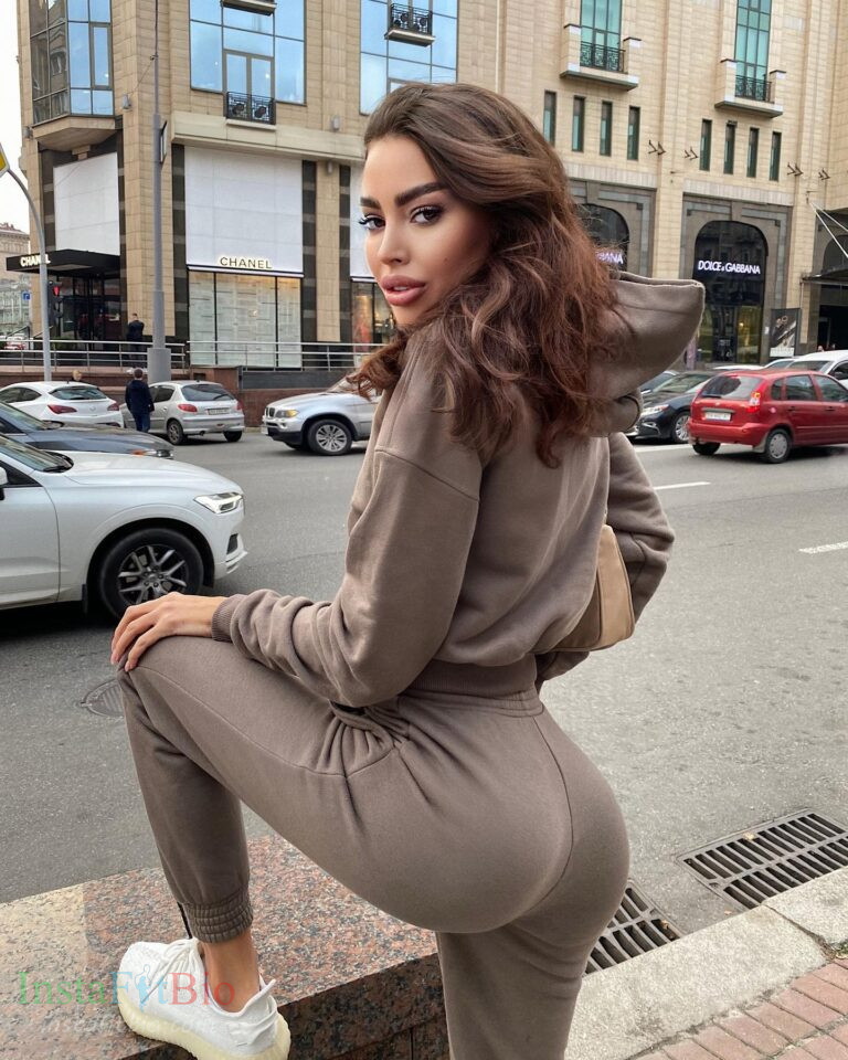 Alena Omovych - Bio, Age, Height | Models Biography