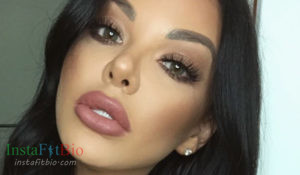 Vivian Kindle - Bio, Age, Height | Models Biography