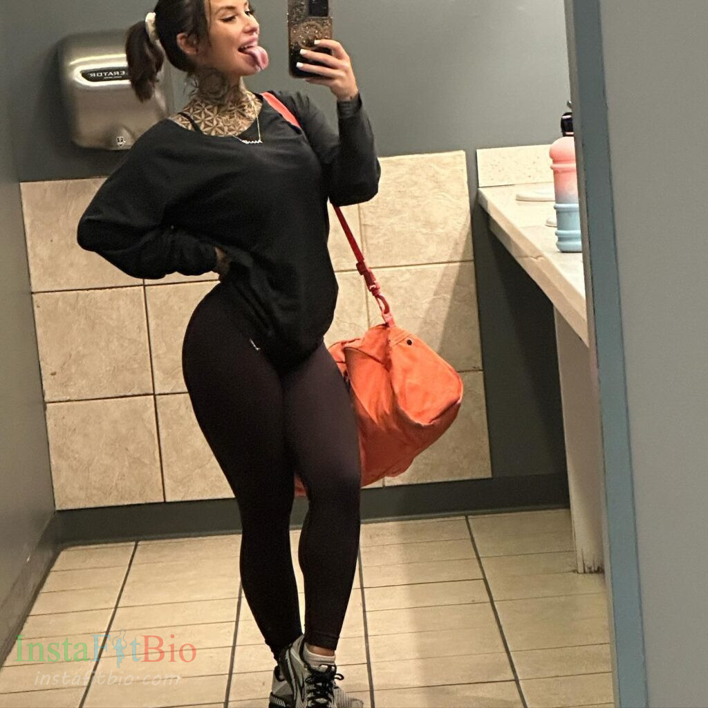 Hannah Jade - Bio, Age, Height | Models Biography