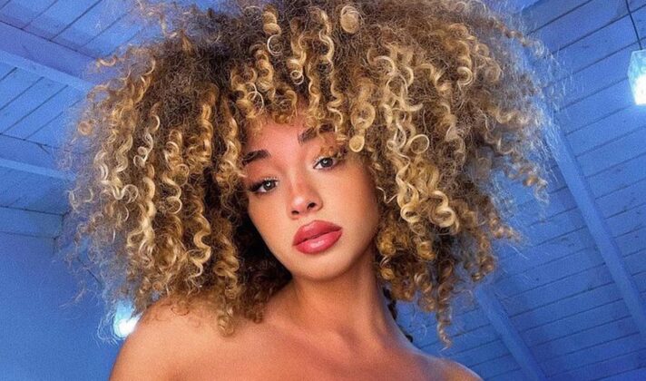 Dana Curly - Bio, Age, Height | Models Biography