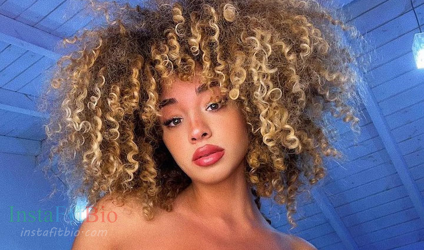 Dana Curly Wallpapers InstaFitBio (5)