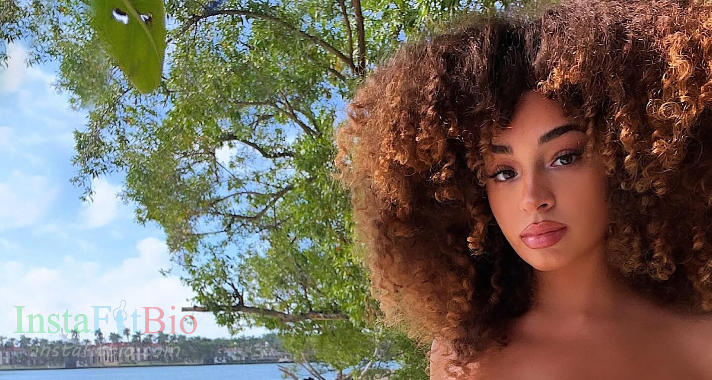 Dana Curly Wallpapers InstaFitBio (6)