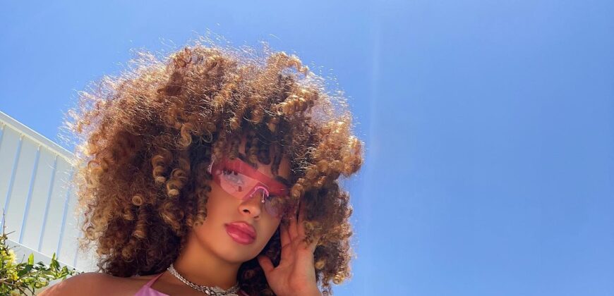 Dana Curly - Bio, Age, Height | Models Biography