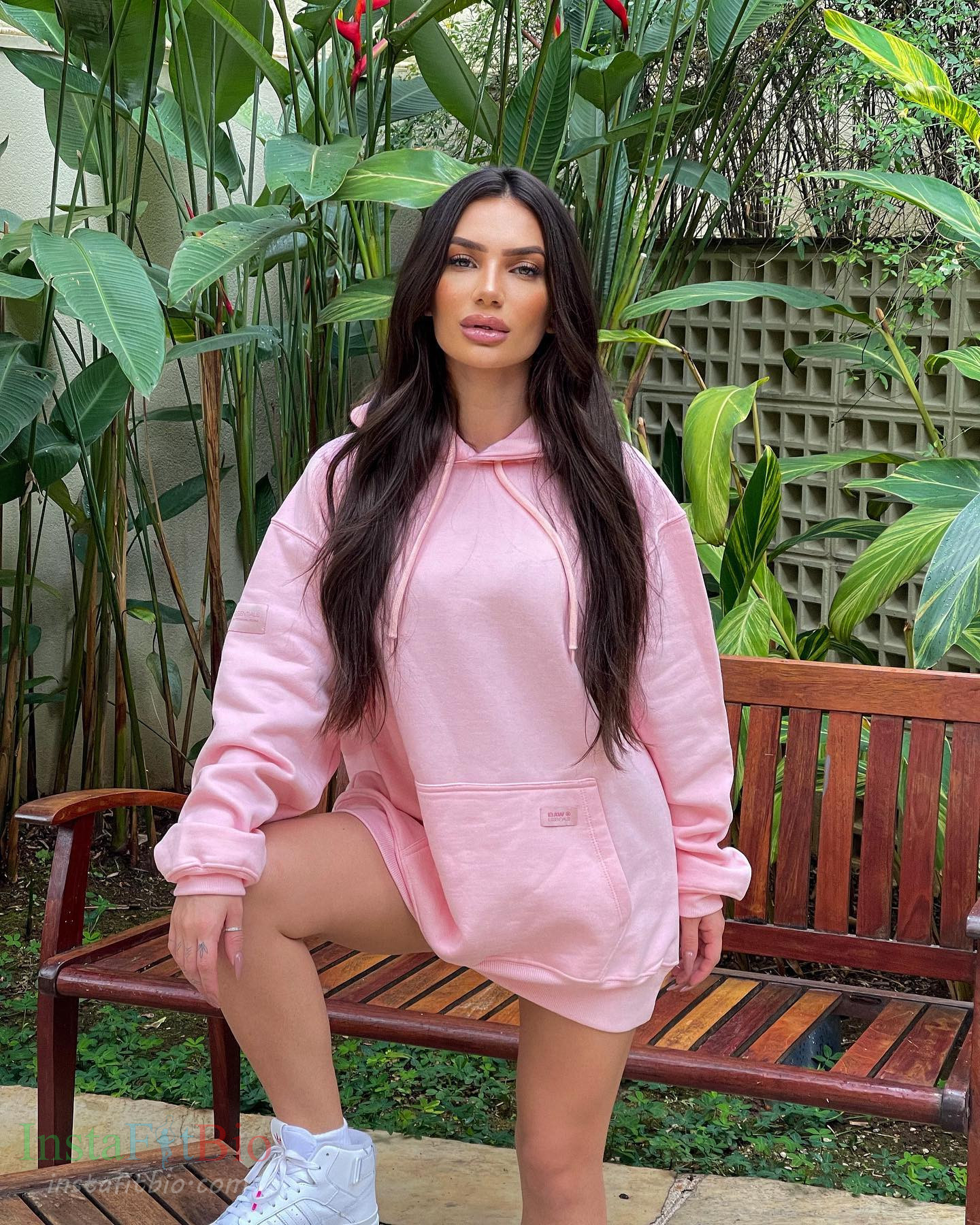 Steefani Bays Wallpapers InstaFitBio (3)