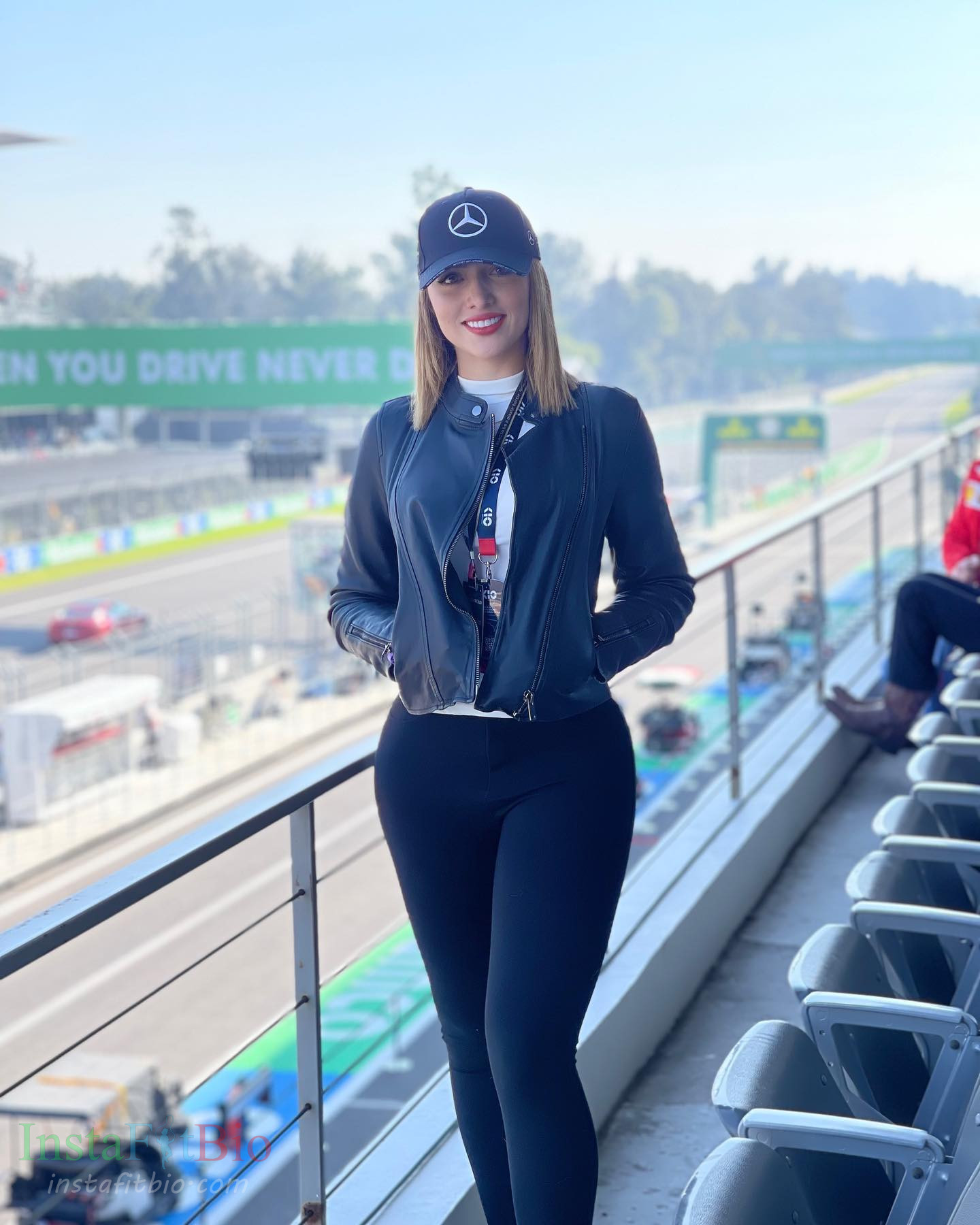 Itza Reyna Wallpapers InstaFitBio (8)