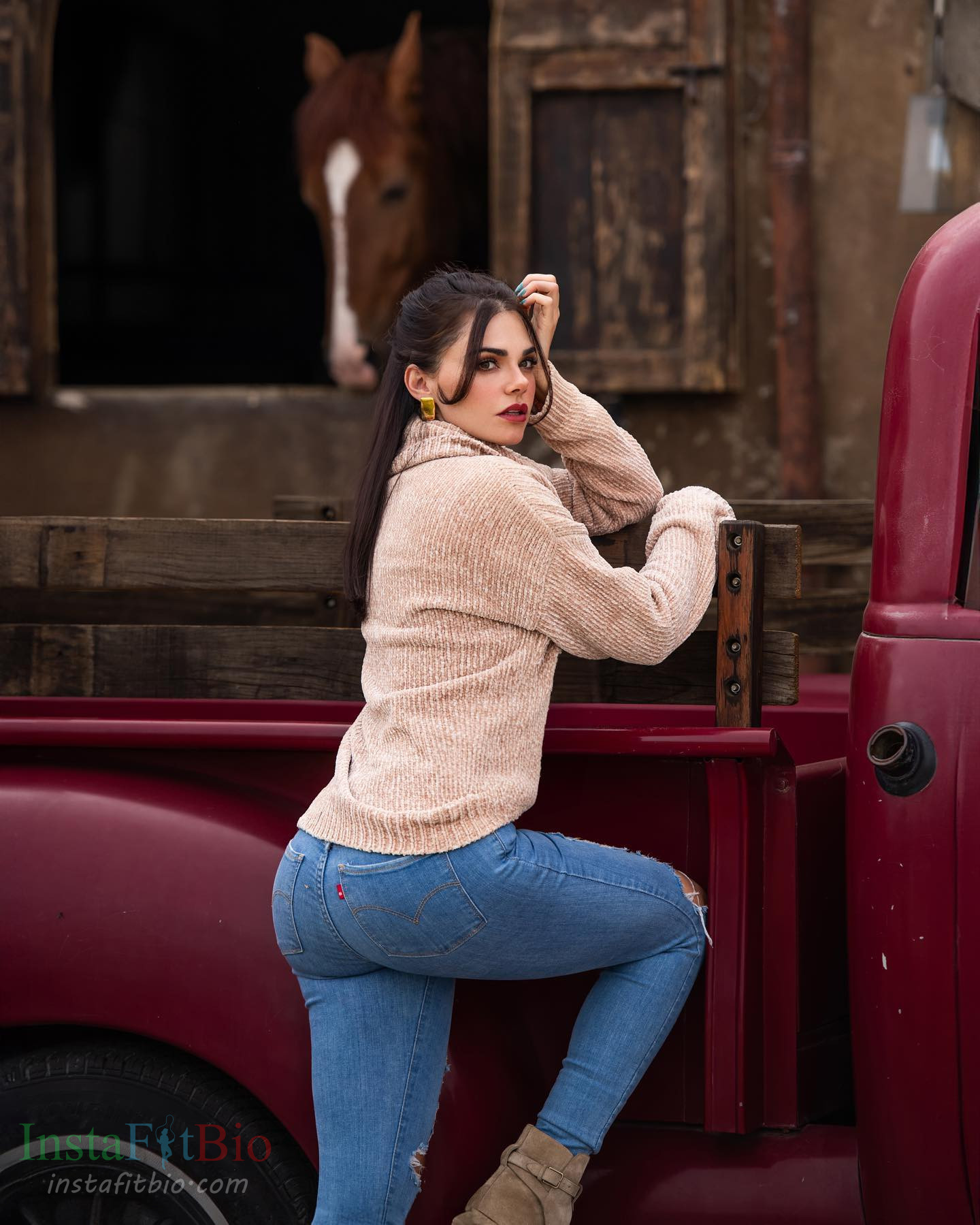 Livia Brito Pestana Wallpapers InstaFitBio (2)