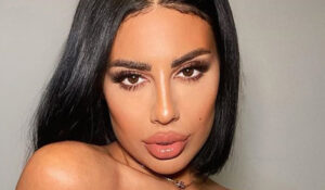 Mandi Vakili - Bio, Age, Height | Models Biography