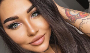 Elizabeth Definhy - Bio, Age, Height | Models Biography