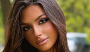 Eva Savagiou - Bio, Age, Height | Models Biography