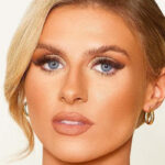 Chloe Burrows InstaFitBio