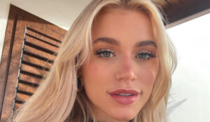 Elle Brooke - Bio, Age, Height, Wiki Models Biography