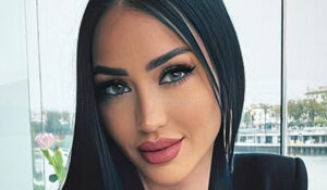 Aurah Ruiz - Bio, Age, Height, Wiki | Models Biography