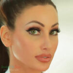 Holly Sonders InstaFitBio