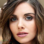 Alison Brie InstaFitBio