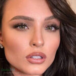 Larissa Manoela InstaFitBio