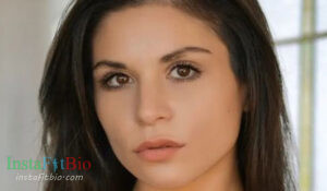 Lucy Sky - Models Biography