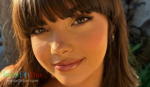 Salome Larrea Munoz #InstaFitBio | Models Biography