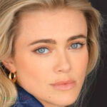 Melissa Roxburgh #InstaFitBio