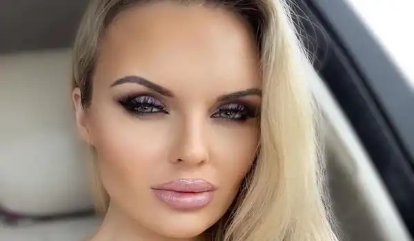 Cristina Fox #InstaFitBio